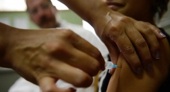 Vacinação: escola é o lugar central para a saúde, diz ministra